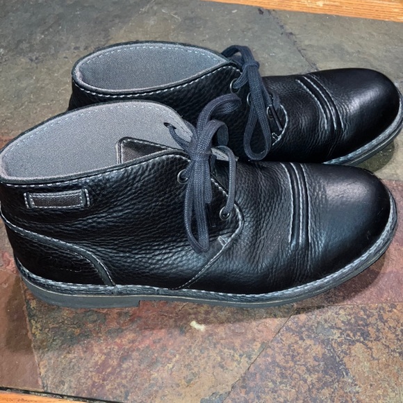 Clarks‎ Black Leather Oxfords - Picture 2 of 7